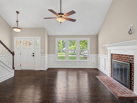 4th image of 1001 Lantern Light Ct