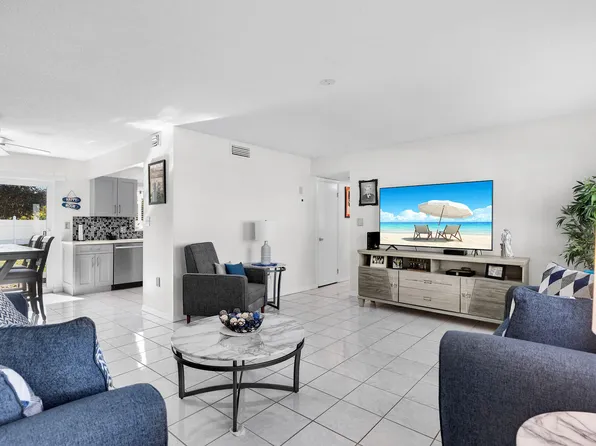 40 High Point Rd #E102, Tavernier, FL 33070