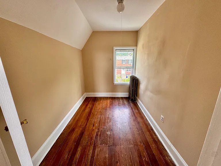 220 Osborn St #2 — Photo 31