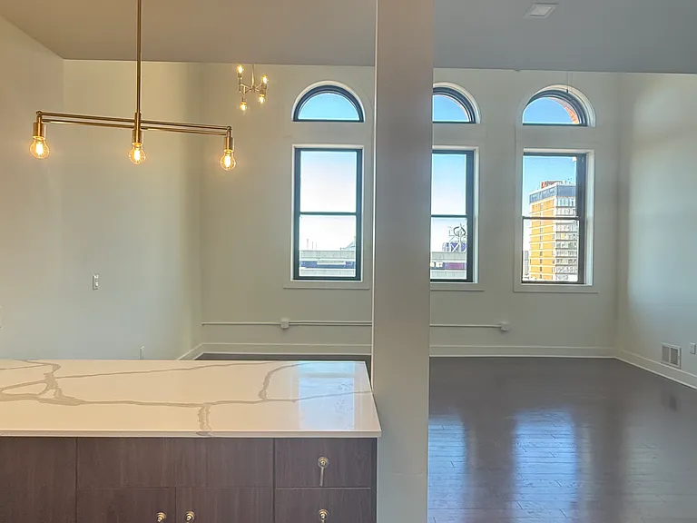 50 S Jefferson St #504 — Photo 16