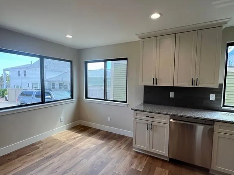 1258 Palm St — Photo 5