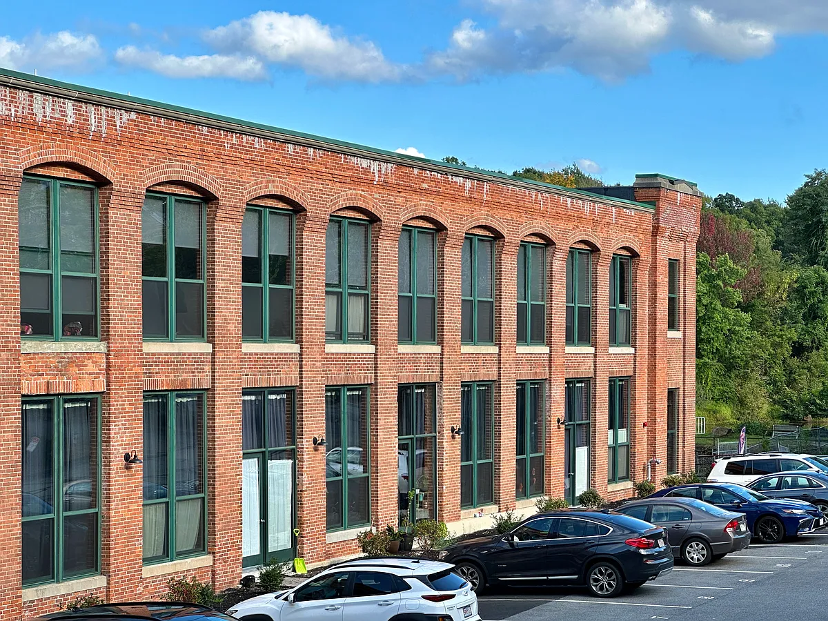 Building Photo - 1665 Main Street