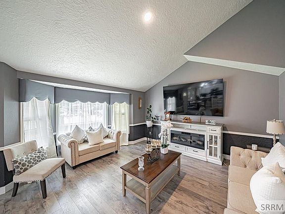 4th image of 2939 Sandstone Dr