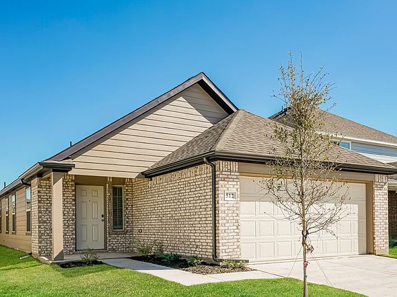 3rd image of 512 Sussex Dr