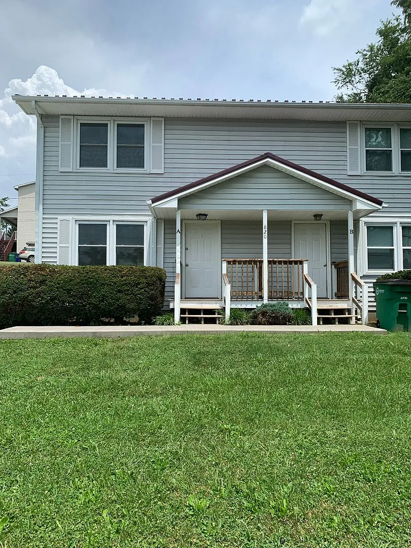 2 Bedroom 1.5 Bath Duplex — Photo 1