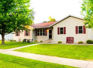 2711 S Meadow Lark Ln, Holmen, WI 54636