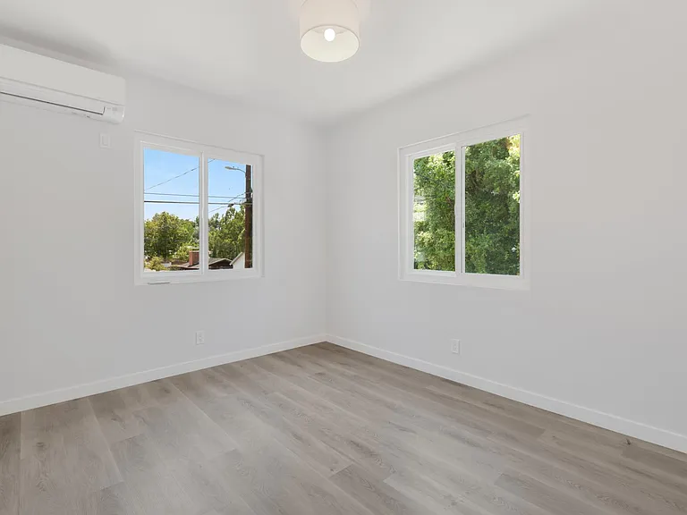 5019 Cahuenga Blvd #5019 — Photo 15
