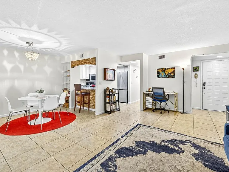 7809 Niagara Ave #2105 — Photo 10