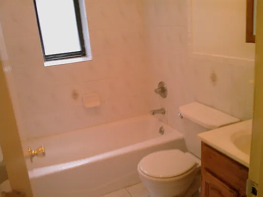 Rented by A Class Realty Long Island City LLC | media 18