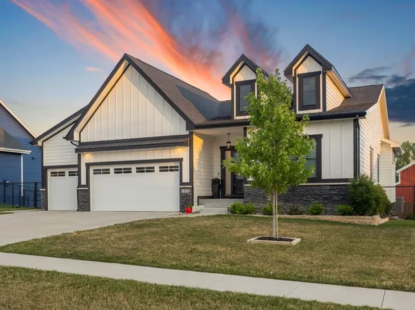 1604 Tanglewood Dr, Polk City, IA 50226