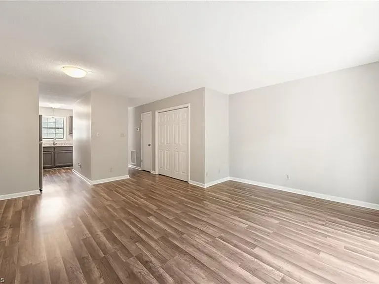 1903 E Malone Rd — Photo 12