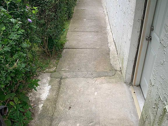 2nd image of 1 Bryn Mawr Pl