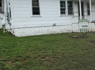 302 S 1st St, Ozark, MO 65721