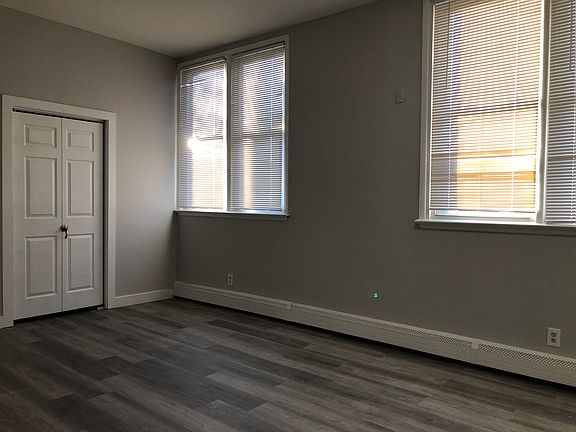 4th image of 594 W Side Ave #1E