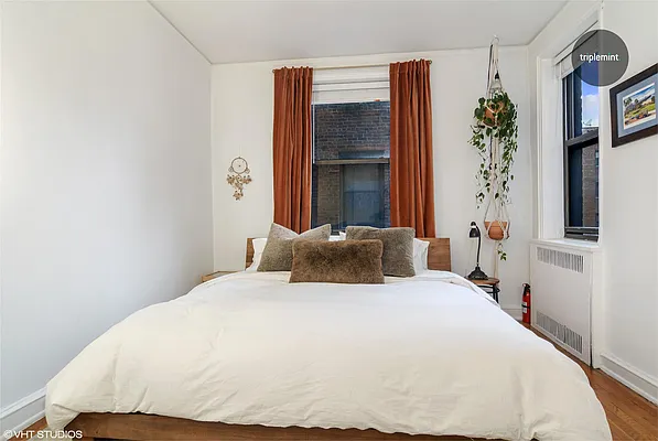 Sold by Triplemint | media 19