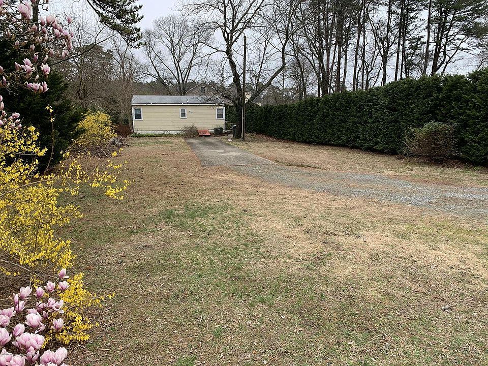 1st image of 19 Robbins St