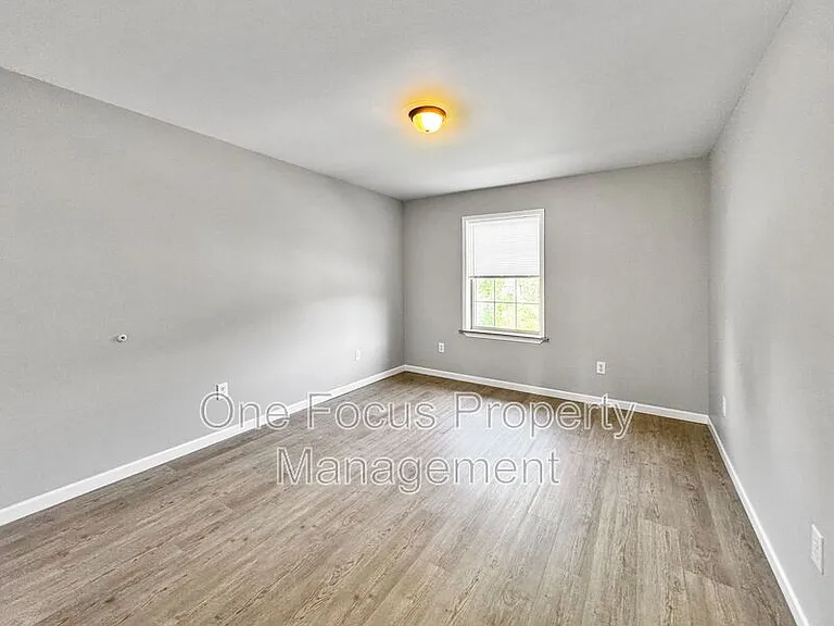 218 Peach St — Photo 8