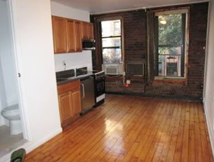 1st image of 518 E 6th St