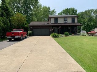 2413 Edgewater Dr, Cortland, OH 44410