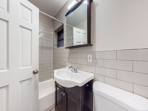 5th image of 42 Clinton St #1