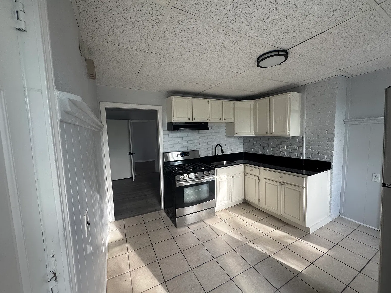 88 Pine St — Photo 3