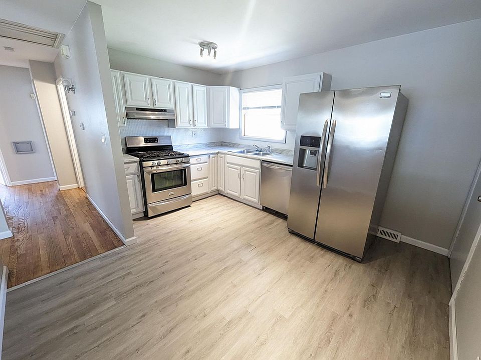 1st image of 1131 Baron Ave