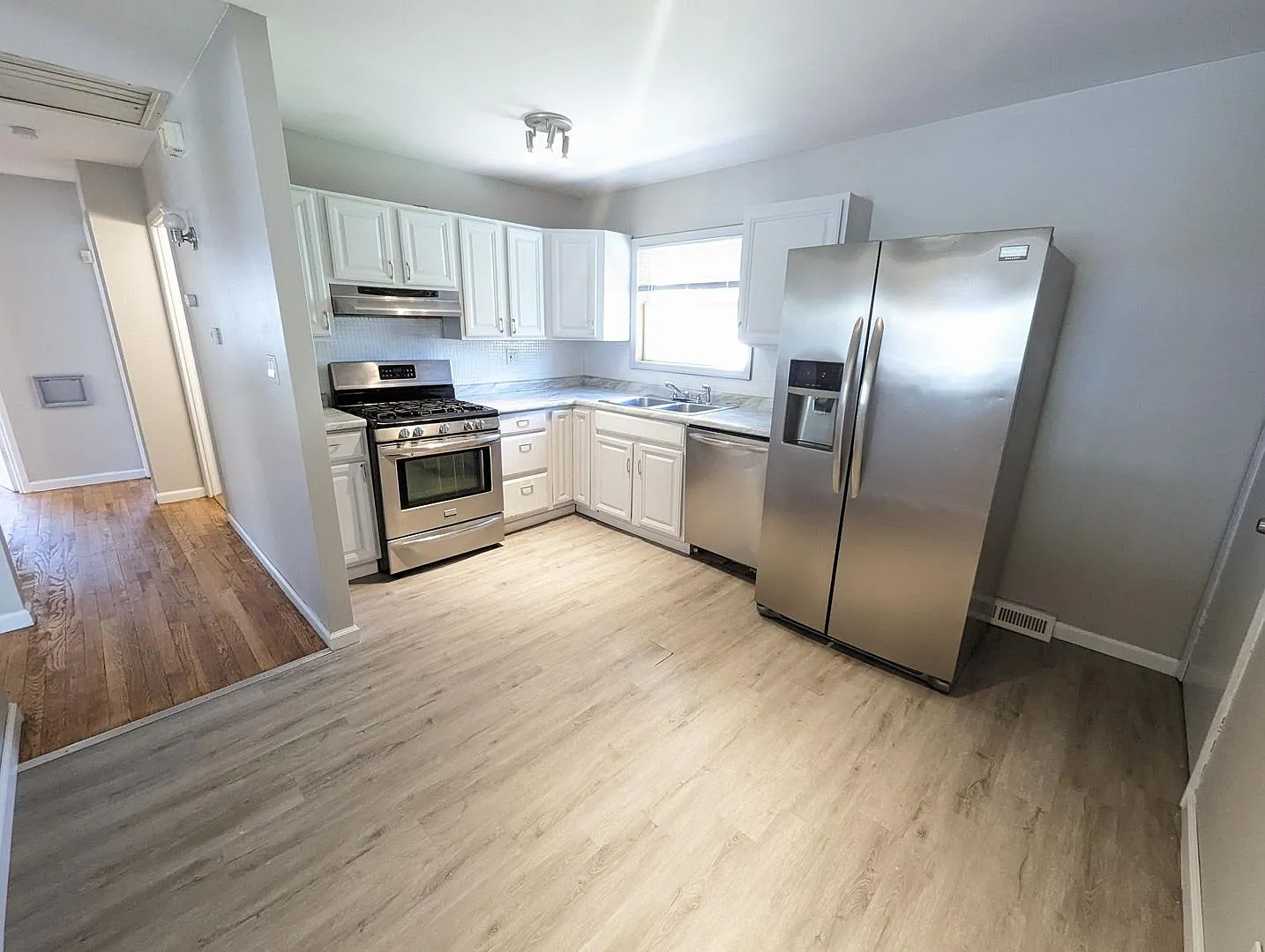 1131 Baron Ave photo 1