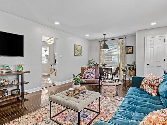 5th image of 626 Nakomi Dr