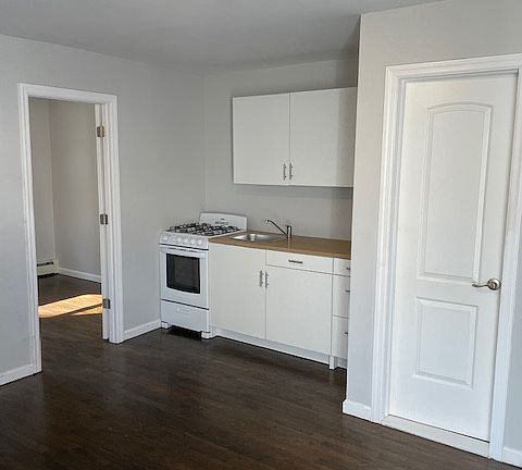 3rd image of 66 Oakville St #B