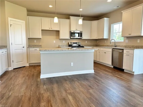 286 McCormick Dr, Suffolk, VA 23434