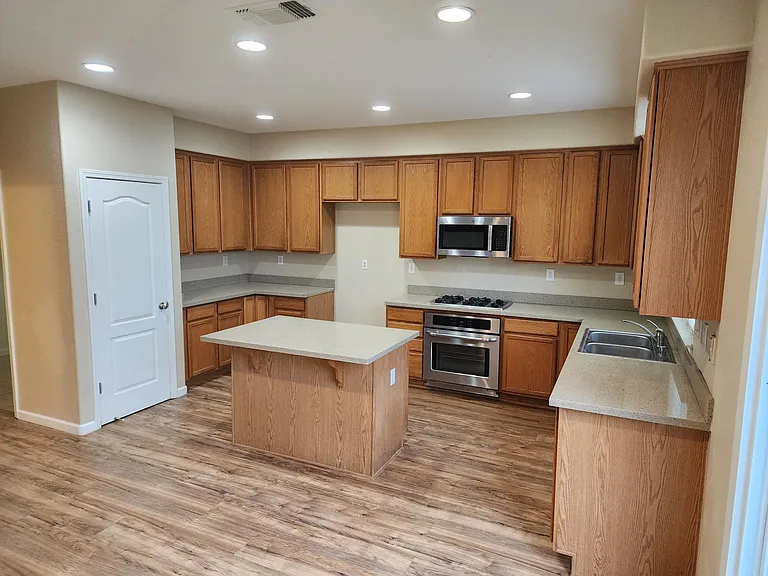 3317 Wood Sorrel Dr — Photo 8
