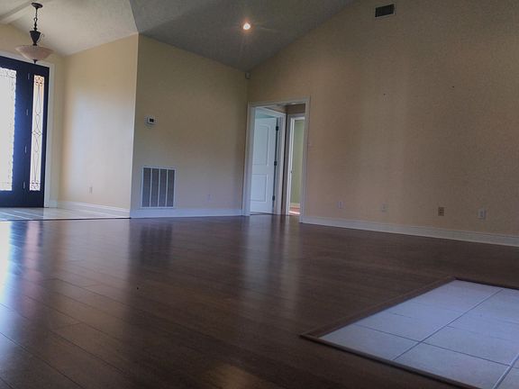 3rd image of 1341 Melissa Dr