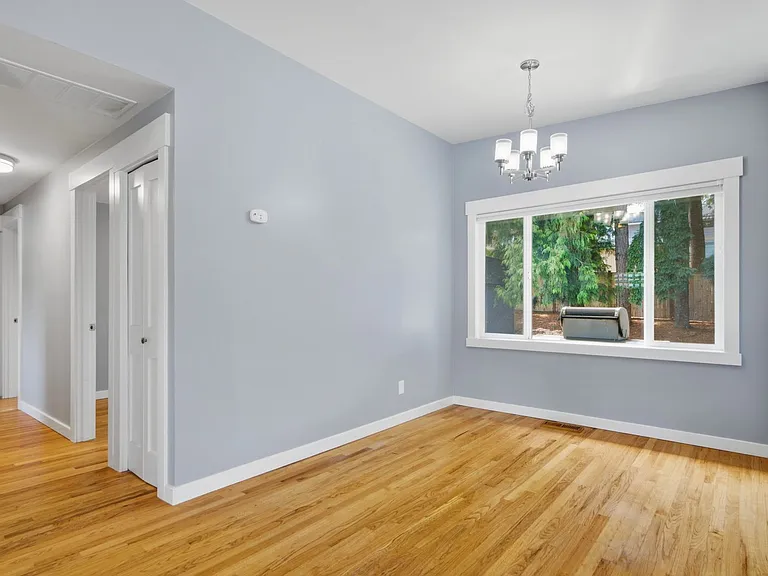 16015 SE 9th St — Photo 16