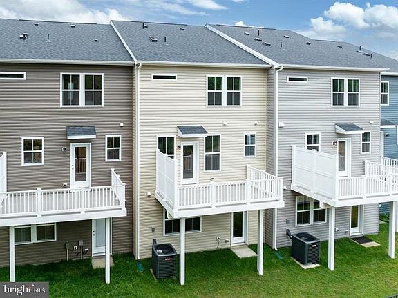 3rd image of 8294 Longford Rd
