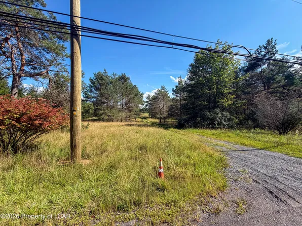 555 Foster Ave, Freeland, PA 18224