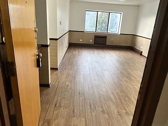 3rd image of 611 N 15th Ave #7