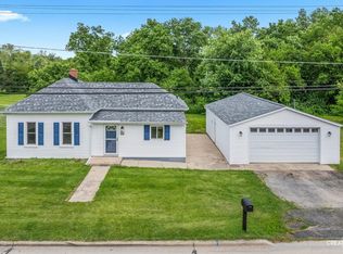 819 S Ottawa St, Earlville, IL 60518