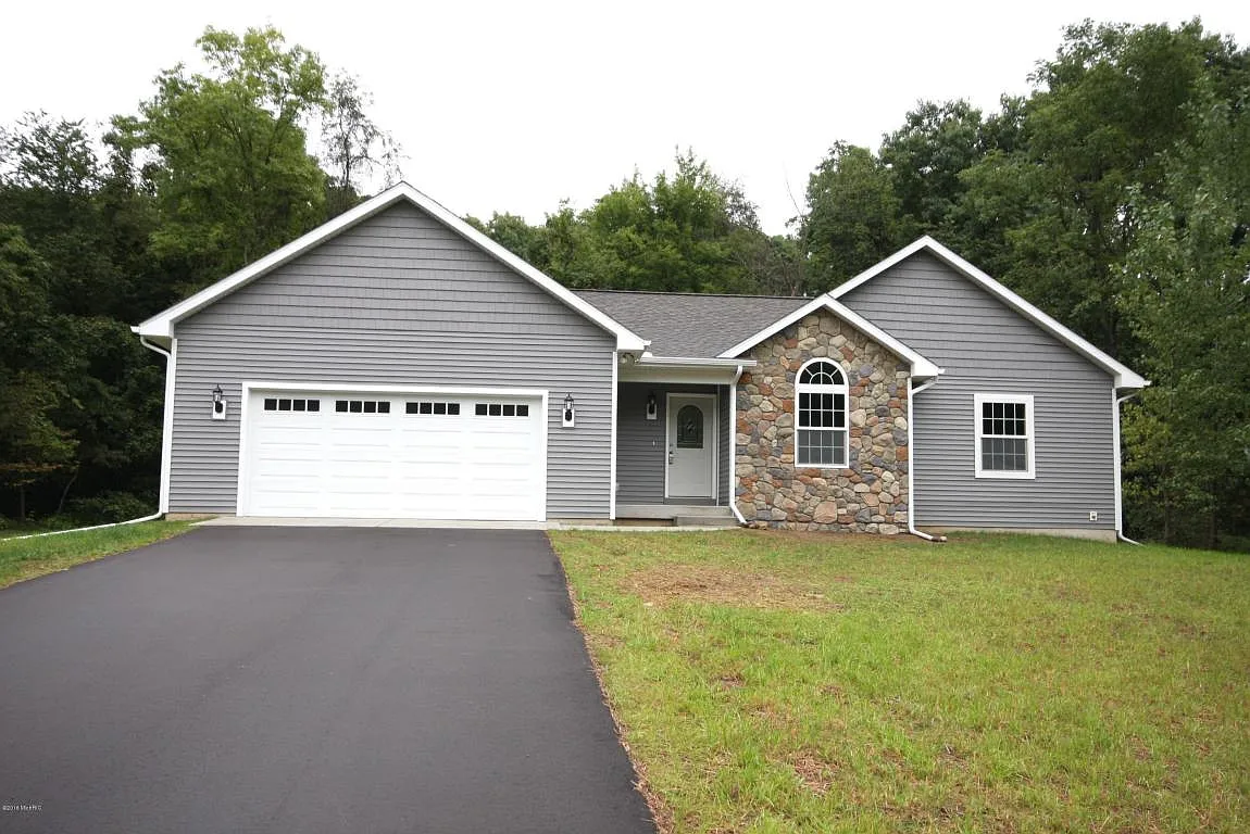 74601 Ridgeway photo 1