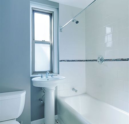 3rd image of 136 Waverly Pl APT 4E