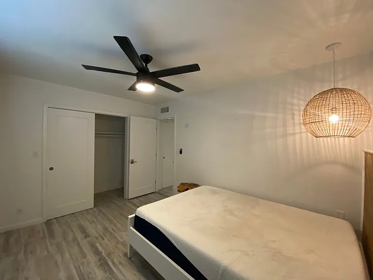 1 and 2 Bedrooms Great Location with Community Pool and Onsite Laundry! 1/2 of Mile from U of A — Photo 56