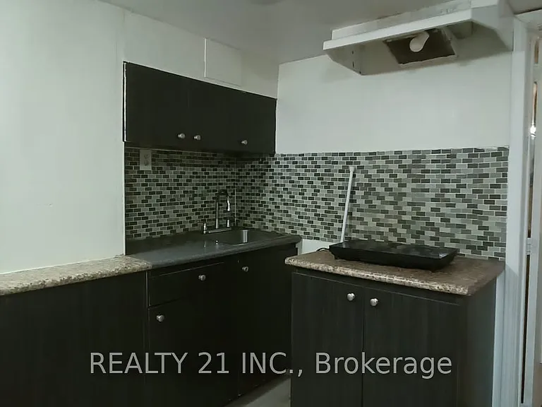 571 Danforth Rd #BASEMENT — Photo 3