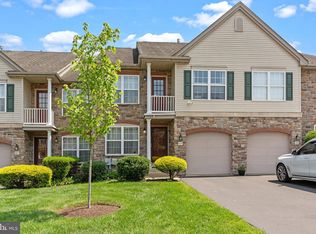 45 Sunrise Ct, Feasterville, PA 19053