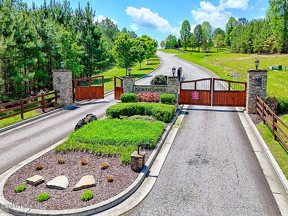 2nd image of 114 Sandy Lake Ln