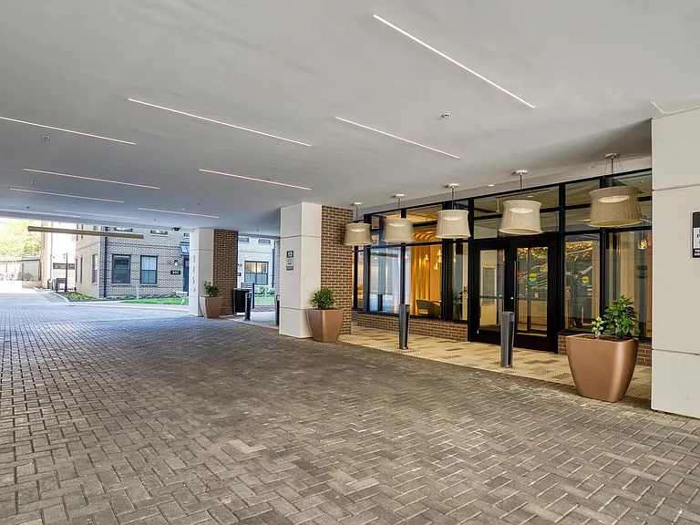 925 N Fairfax St #1004 — Photo 4