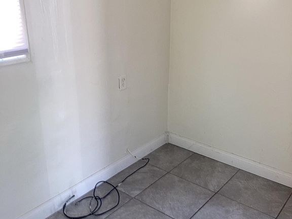2nd image of 123 N Inez St APT 4