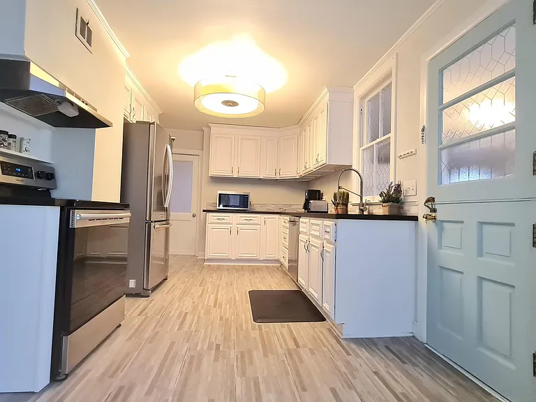 203 Bridge Ave — Photo 9
