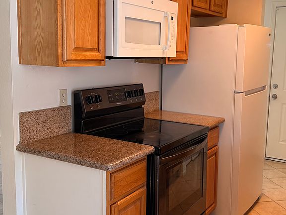 5th image of 755 Carro Dr APT 4