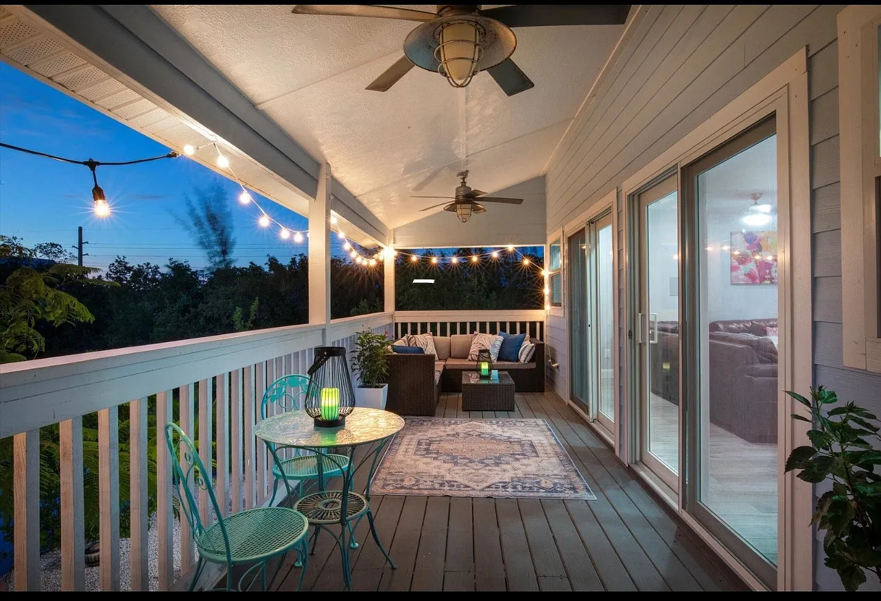 3 bed, 3.5 bath, 1310 sqft, $5,000 — Photo 2