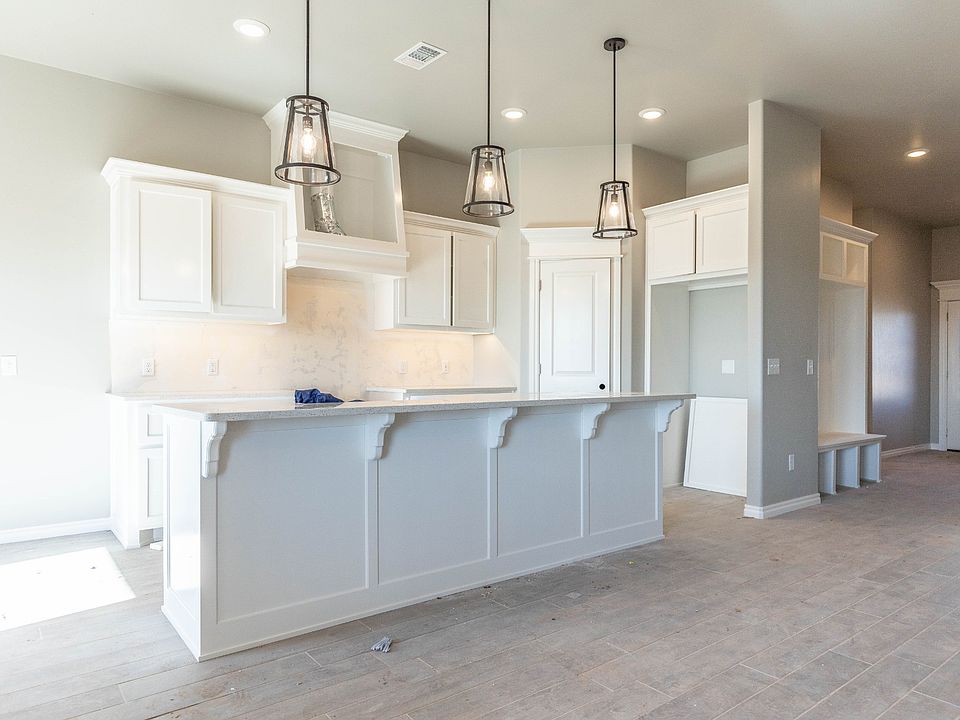 1st image of 3816 Pettit Blvd
