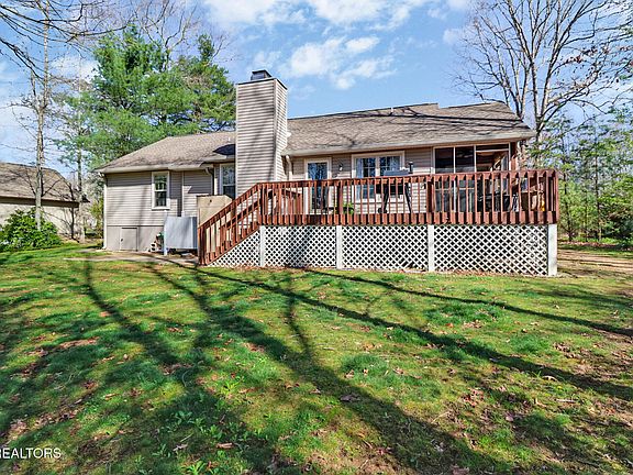 4th image of 254 Saint George Dr